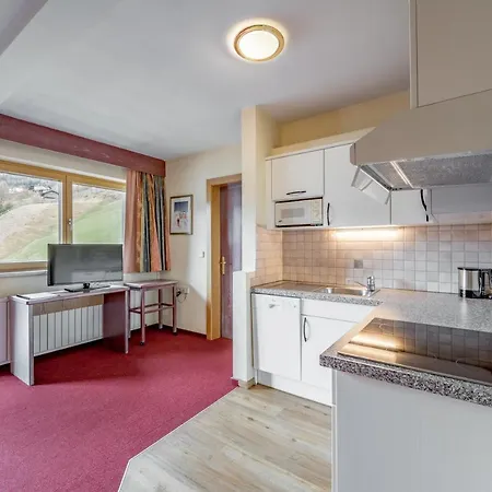 Aparthotel Residenz Tamara 4*