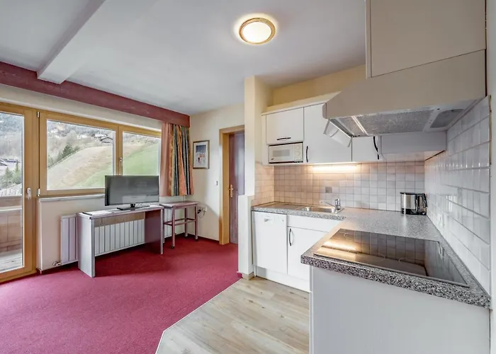 Aparthotel Residenz Tamara 4*