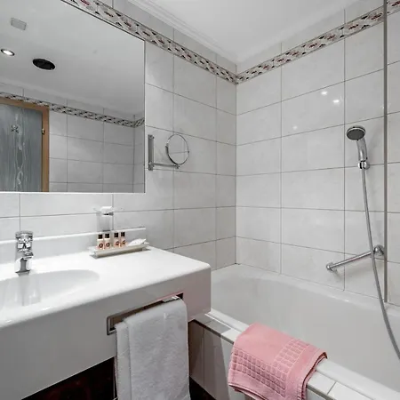 מלון דירות Residenz Tamara 4*